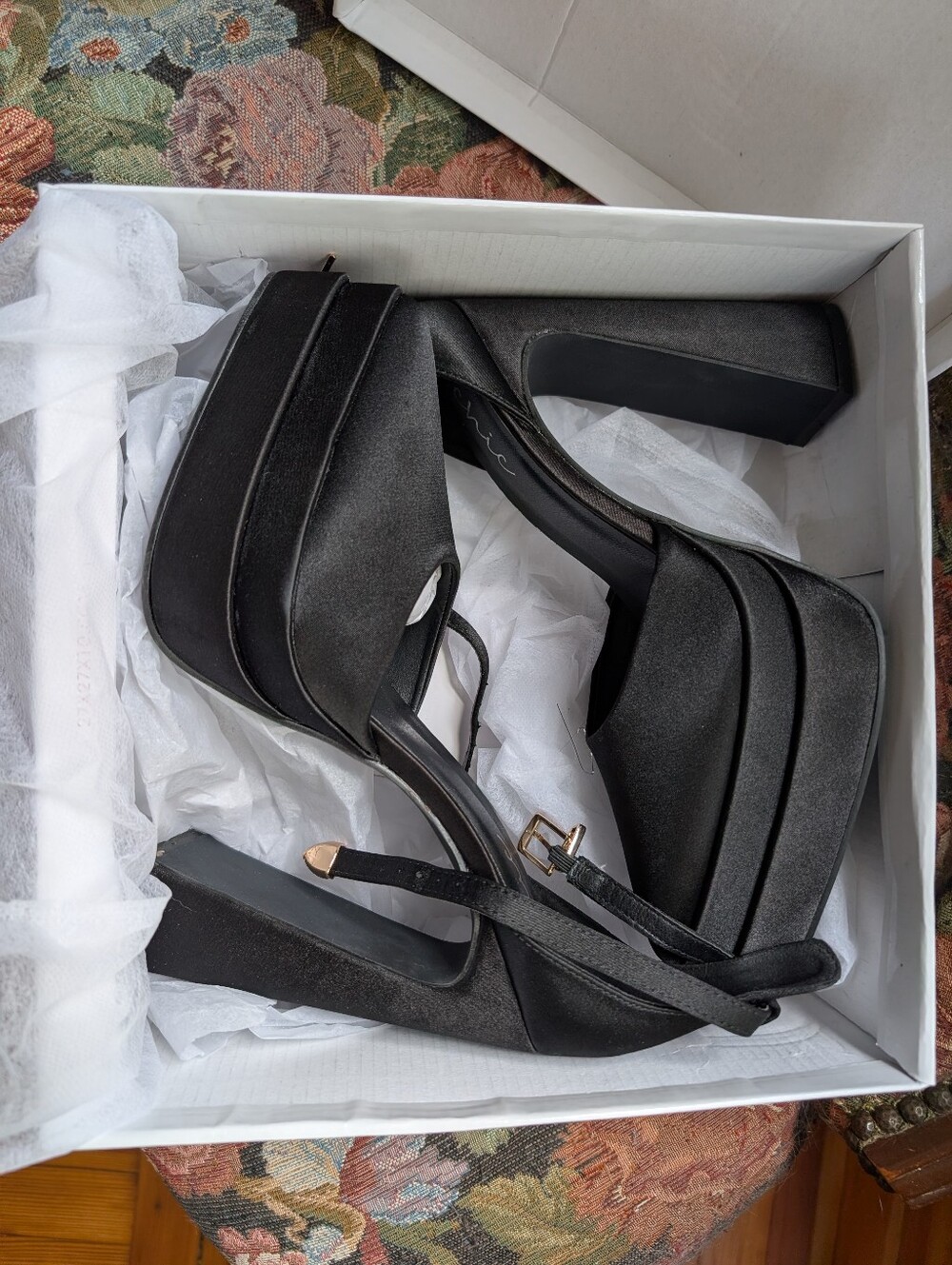 Chic Black Satin Heels